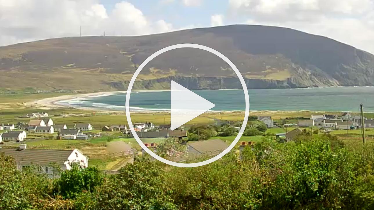 Live Cam Blackfield Surf School, Keel Beach, Achill, Ireland - UK