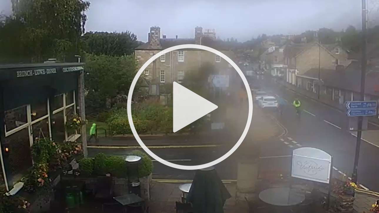 Live Webcam Victoria's Restaurant & Coffee Shop, Pitlochry, Perthshire - United Kingdom