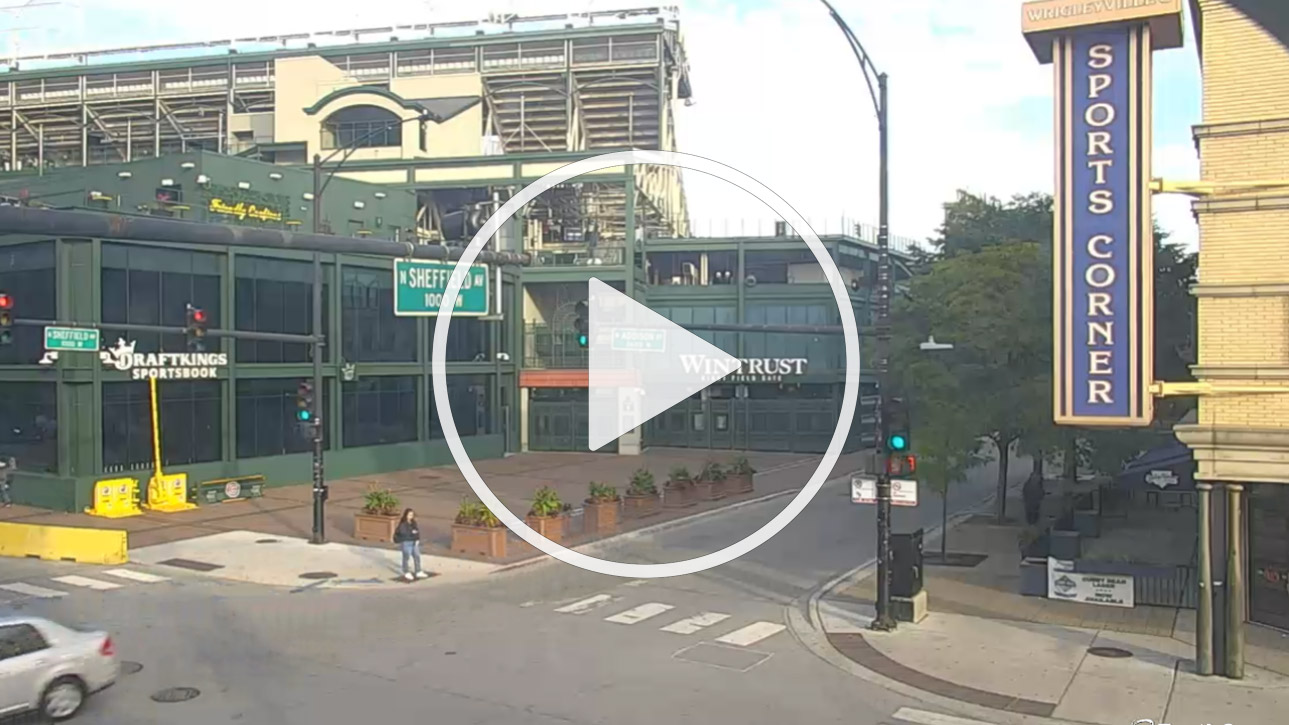 Live Webcam Wrigleyville Sports, North Wells Street, Chicago, Illinois - United States